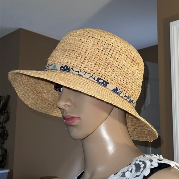 COV-VER YOUR WORLD Q2 - Picture 4 of 6